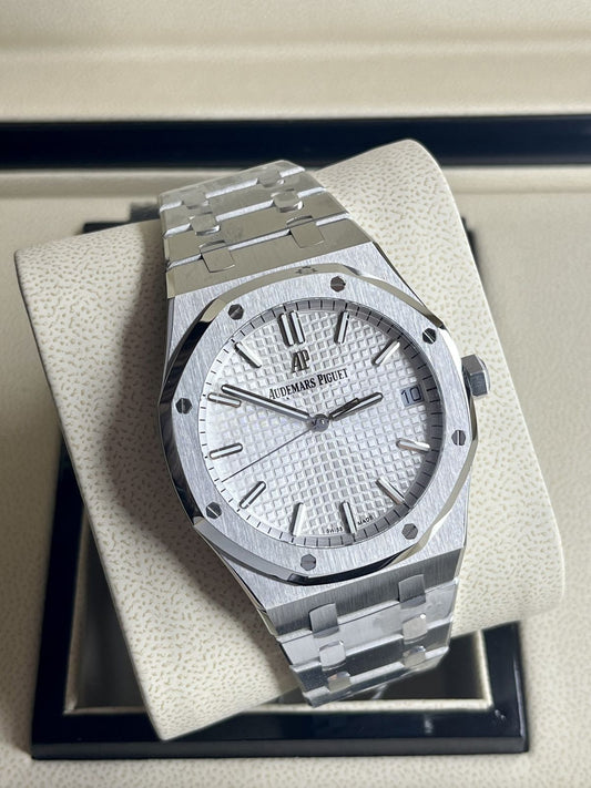 AP (Audemars Piguet) Royal Oak Signature
